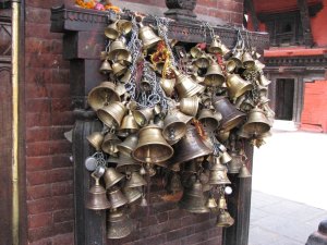 Detalle de unas campanas en un templo.